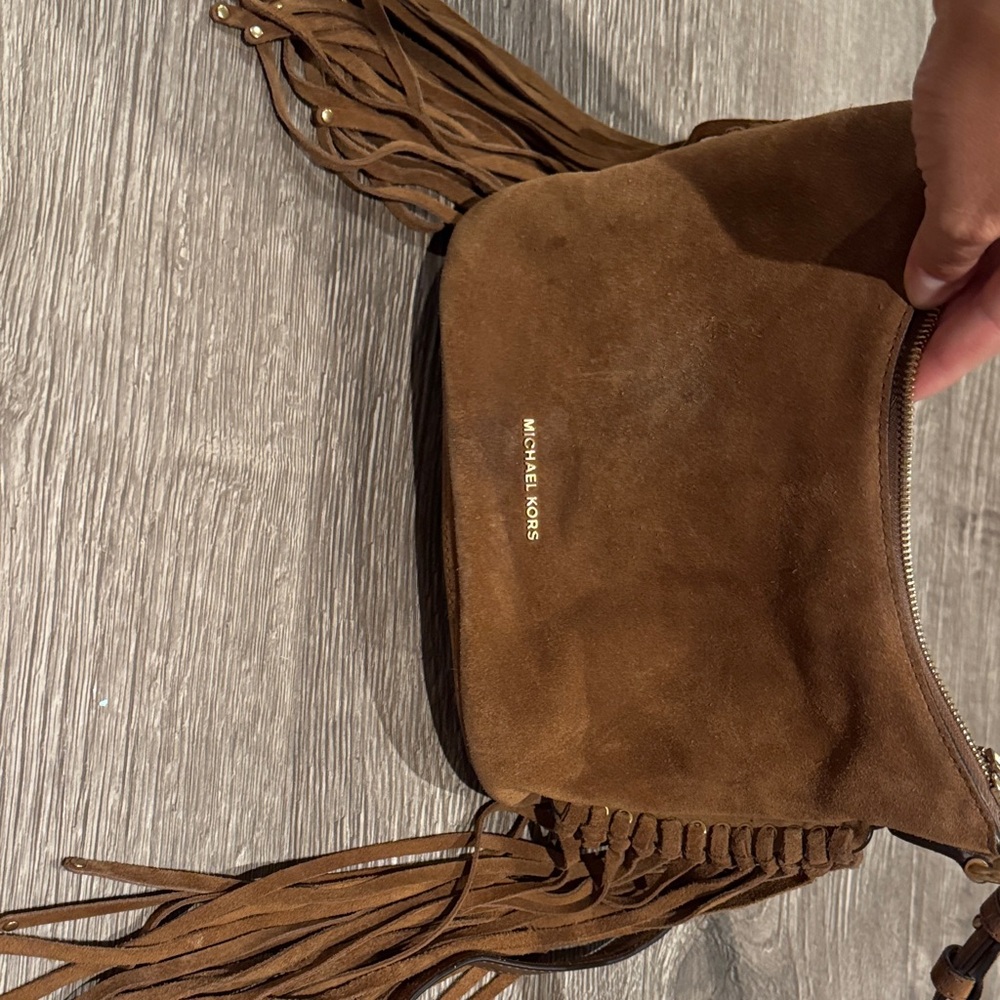 Michael Kors Tan Suede Fringe crossbody - Picture 2 of 5